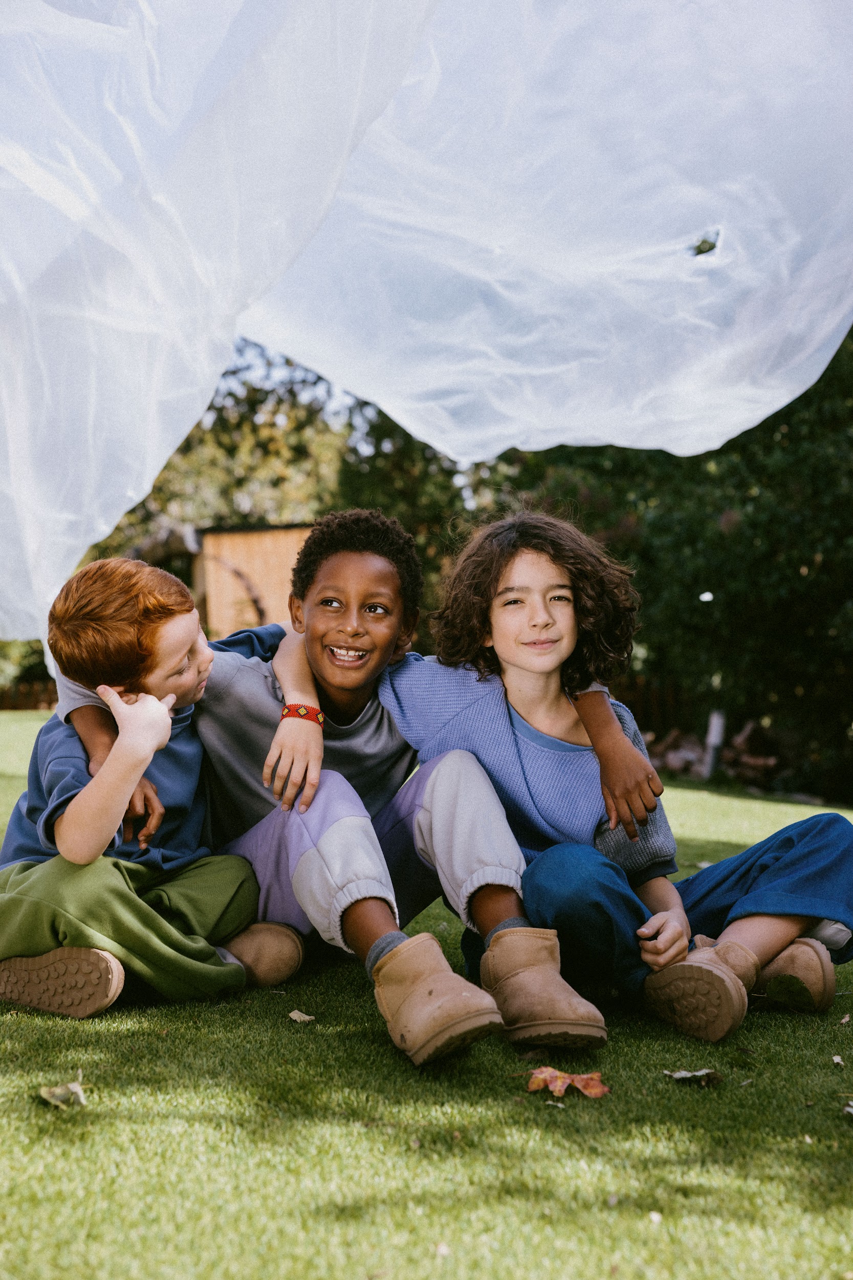 Little Berry propone una moda infantil consciente que combina diseño, juego y sastrería para acompañar la infancia desde la honestidad.