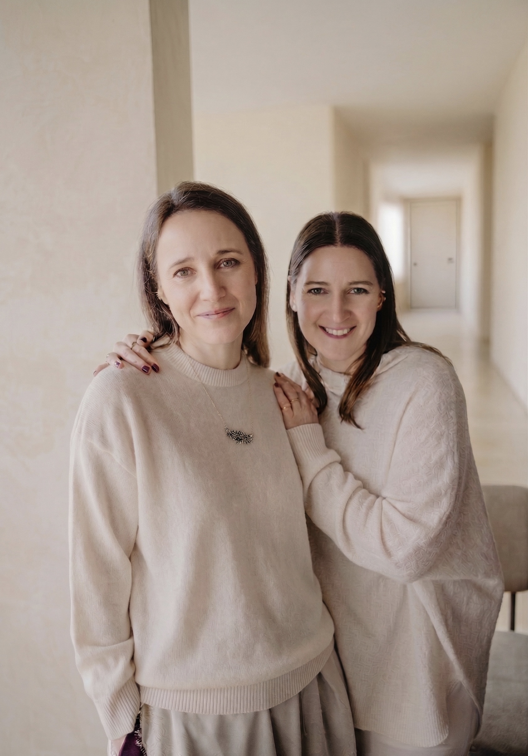 A la izquierda, Alicia Pérez; a la derecha, Cristina Pérez, cofundadoras de Paulet